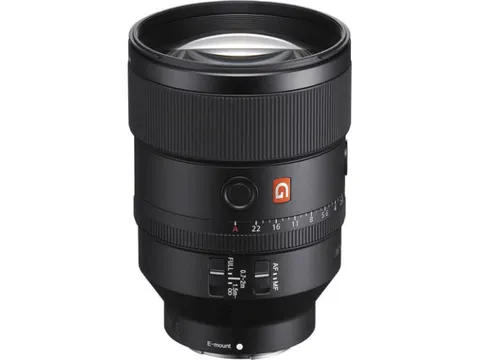 SONY SEL FE 135mm f/1.4 GM